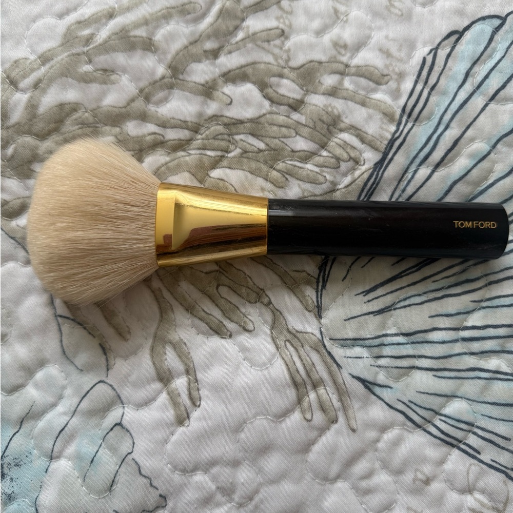 Tom Ford Gold and Cream Makeup Brushes for Flawless Application